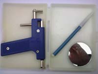 Ear piercing set
